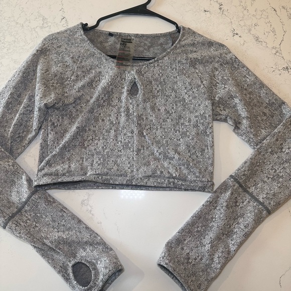 Barely worn long sleeve Gymshark crop size medium - Picture 1 of 3